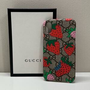 NWB | Gucci | Strawberry iPhone X/XS Case
